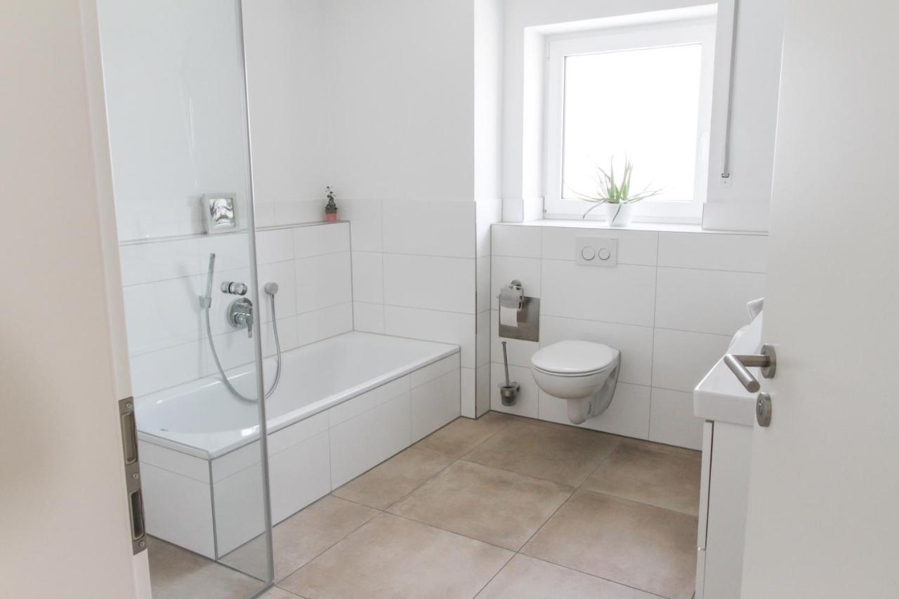 Wunderschoene, Helle 3-zi-whg Mit Grossem Balkon * Friedrichshafen