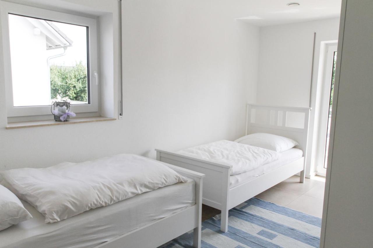 Apartment Wunderschoene, Helle 3-zi-whg Mit Grossem Balkon *