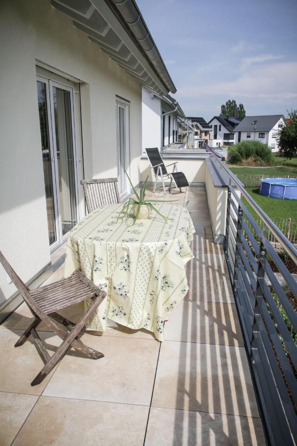 Wunderschoene, Helle 3-zi-whg Mit Grossem Balkon Lejlighed