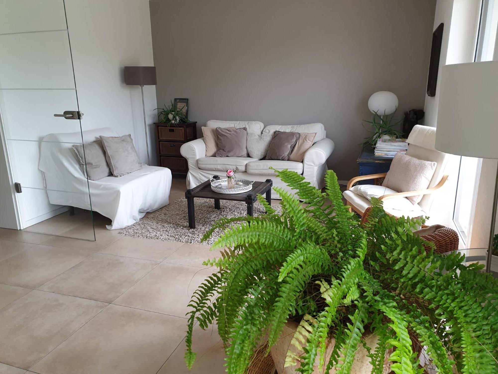 Apartment Wunderschoene, Helle 3-zi-whg Mit Grossem Balkon *